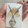 Vintage White Flowers Jewelry Set - Image 3