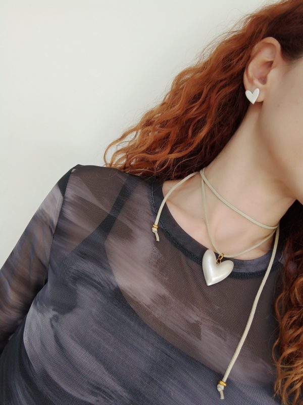 Pearl white necklace and studs - Image 2