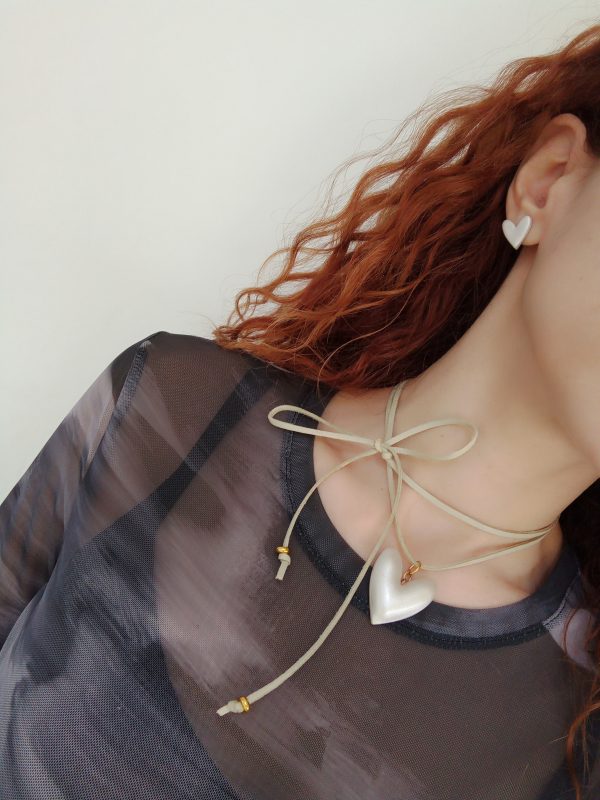 Pearl white necklace and studs - Image 4