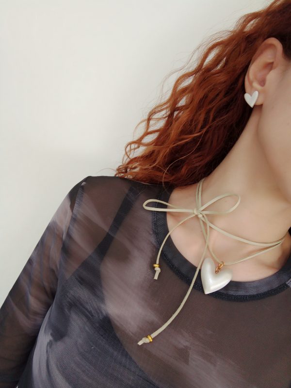 Pearl white necklace and studs