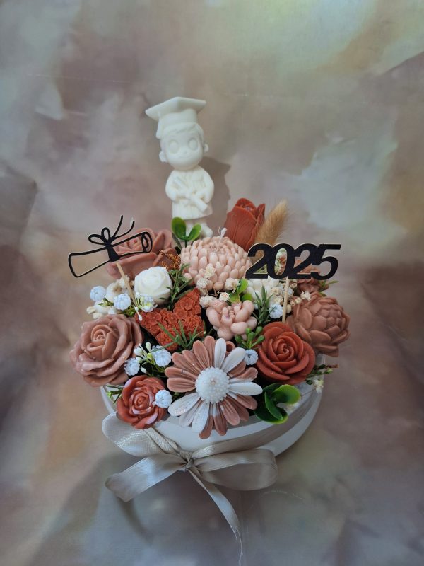 Graduation bouquet for boy - Image 4