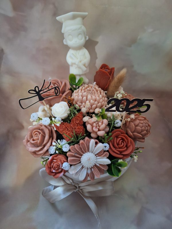 Graduation bouquet for boy - Image 2