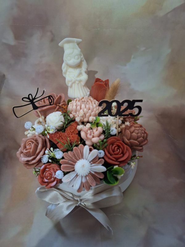 Graduation bouquet for girl - Image 3