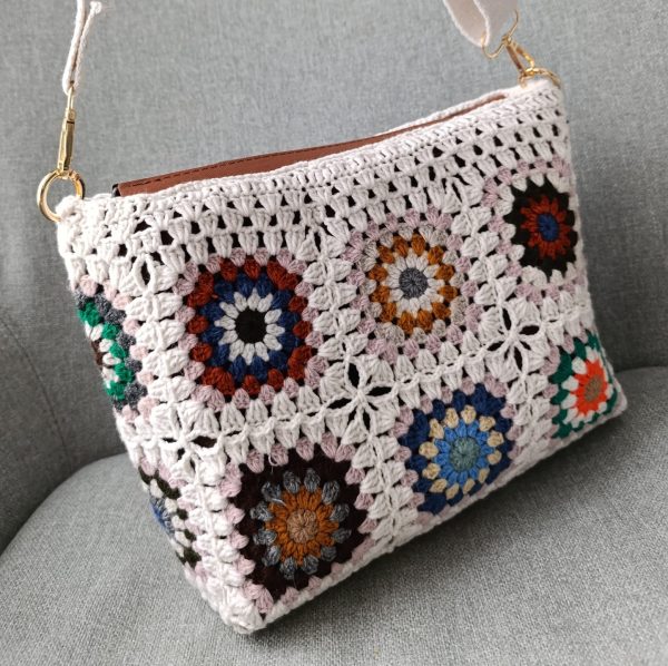 Granny Square Shoulder Bag – Zippered, Felt-Lined, Crochet Boho Handbag - Image 3