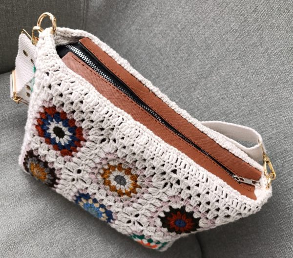 Granny Square Shoulder Bag – Zippered, Felt-Lined, Crochet Boho Handbag - Image 5